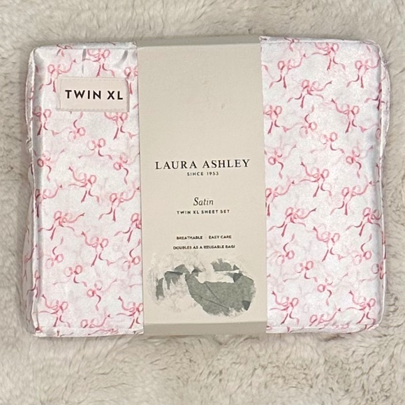 NEW Laura Ashley Dorm Sheet Set Trailing Bows Twin XL - Picture 1 of 2